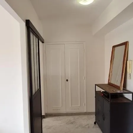 Beautiful Studio-Large South Terrace - Parking 滨海卡涅