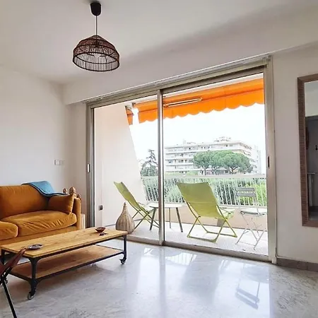 Beautiful Studio-Large South Terrace - Parking *